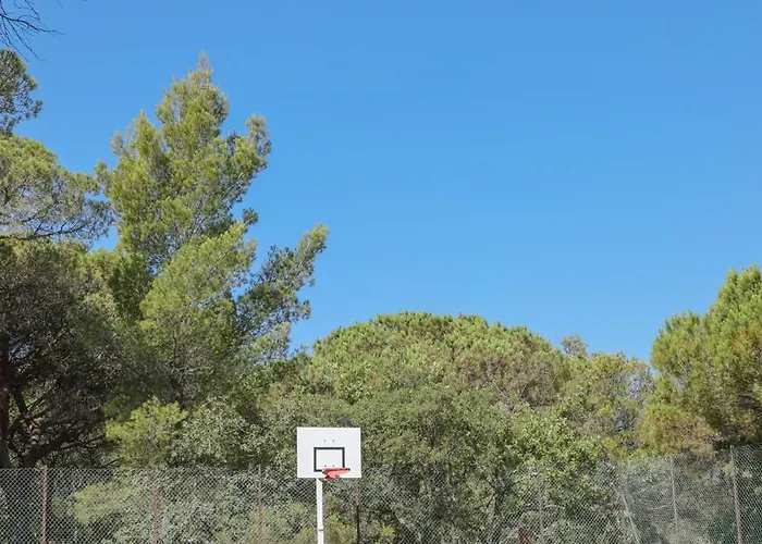 Ladouceur Κάμπινγκ 3*